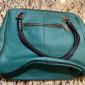Toto Elegant Teal Genuine Leather Handbag in good condition a must have